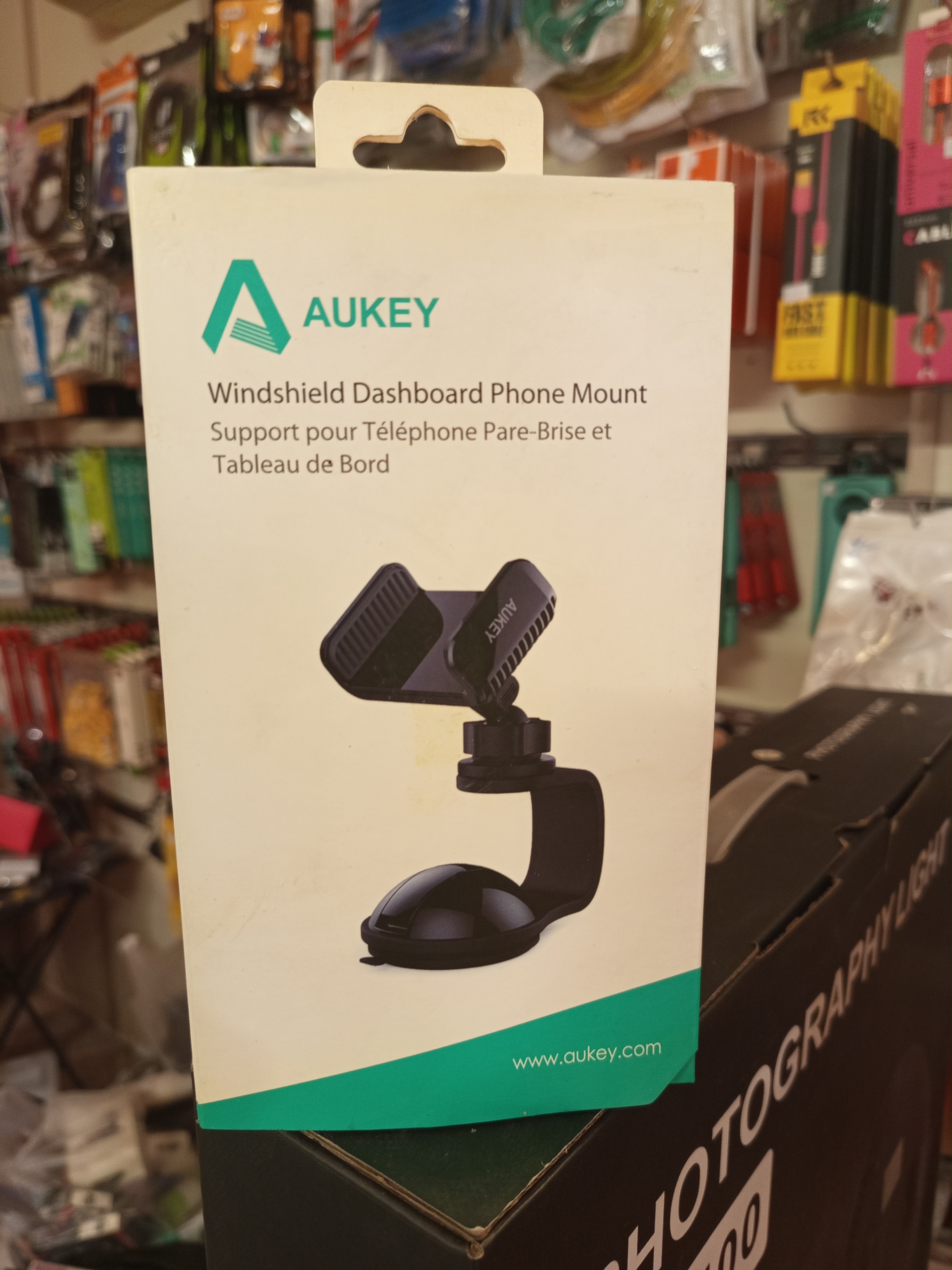 هولدر موبایل برند AUKEY